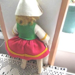 FELT ITALIAN DOLL 2598_01